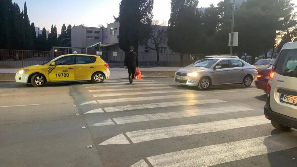 Управа ОШ "Вук Караџић" тражи од надлежних да се ђацима обезбиједи сигурнији прилази