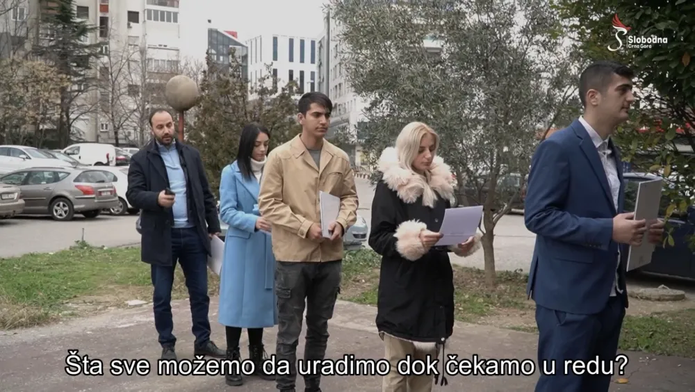 Шта све можемо док чекамо у реду?