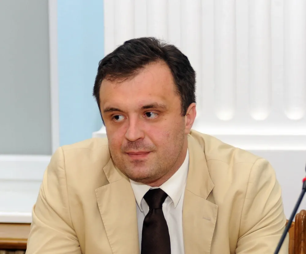 Златко Вујовић