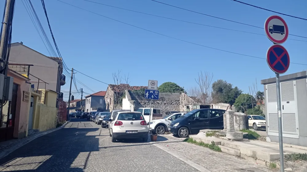 Промјене режима саобраћаја у Старој вароши донијеле и доста посла за Комуналну инспекцију: Тешко се навикавају на једносмјерне улице