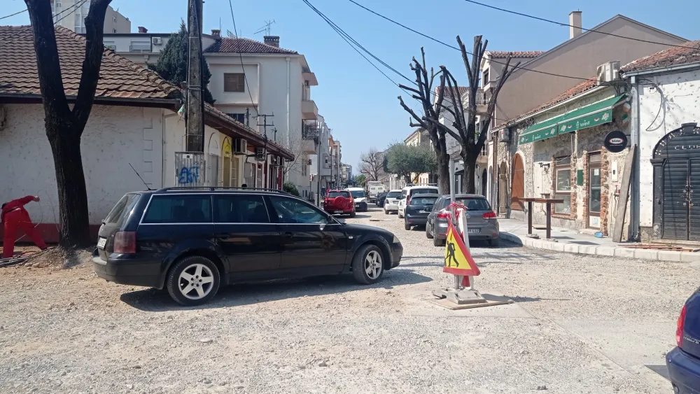 Пробијен рок за завршетак реконструкције дијела Херцеговачке улице: &bdquo;Открили&rdquo; инсталације старе пола вијека