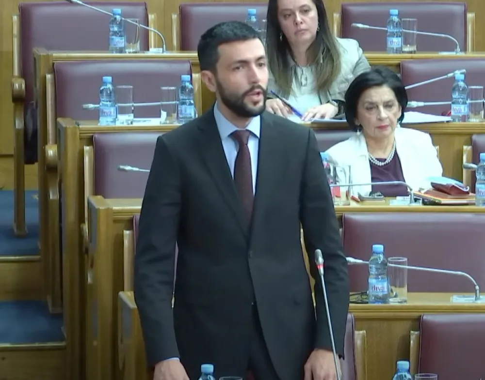 Данијел Живковић