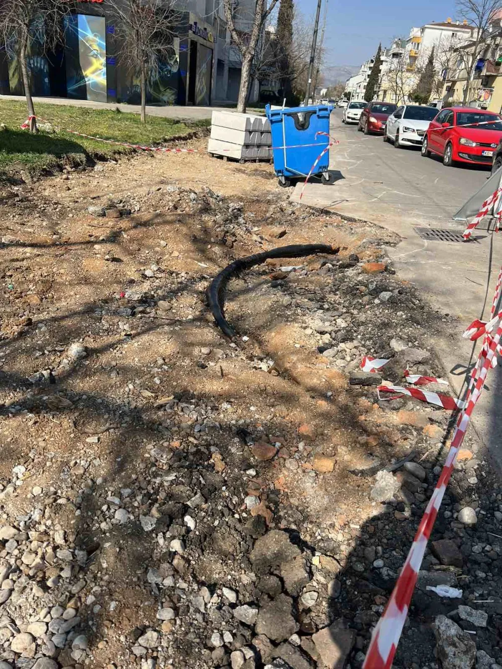 Из ЦЕДИС-а истичу да трпе штету због инвеститора: На булевару ка Даниловграду 15 пута кидали кабл