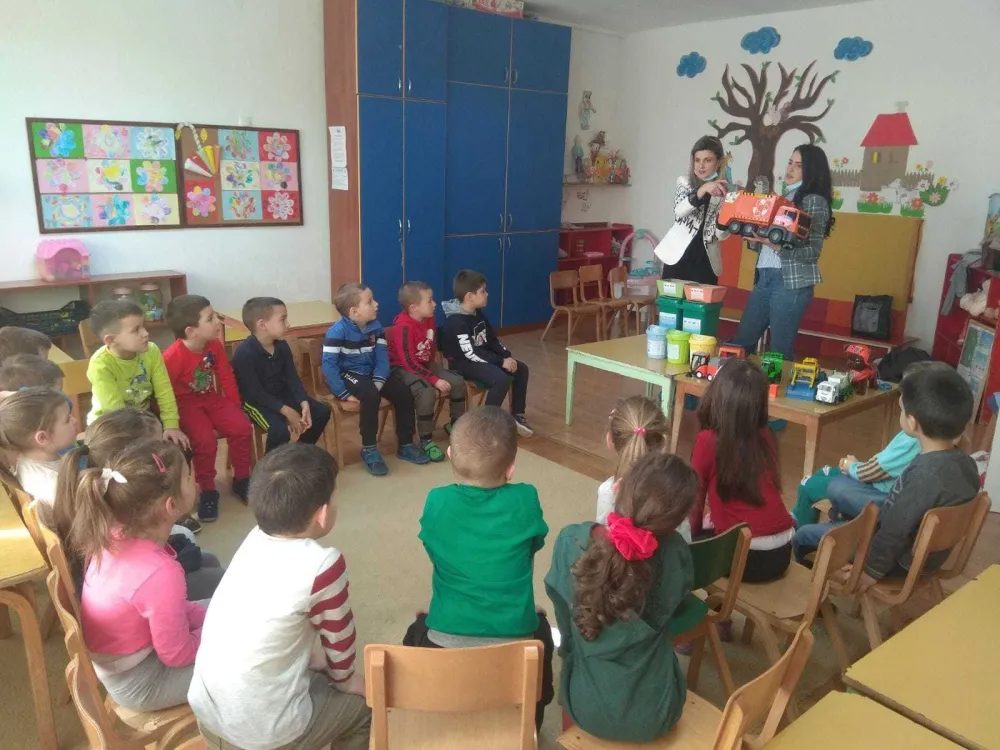 Чистоћа едукује малишане из вртића ЈПУ "Ђина Врбица": Уче како да одлажу отпад