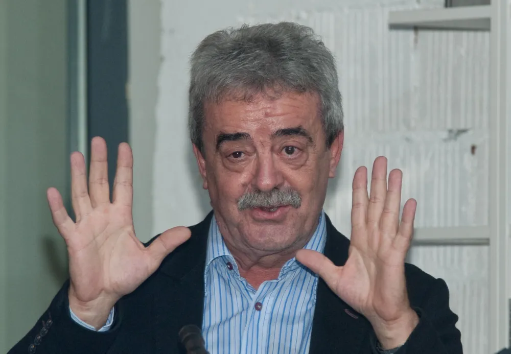 Момир Булатовић, аутор књиге која другачије третира токове новца