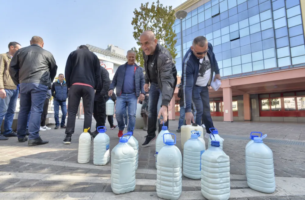 Protest stocara ispred ministarstva poljoprivrede, stocari, protest