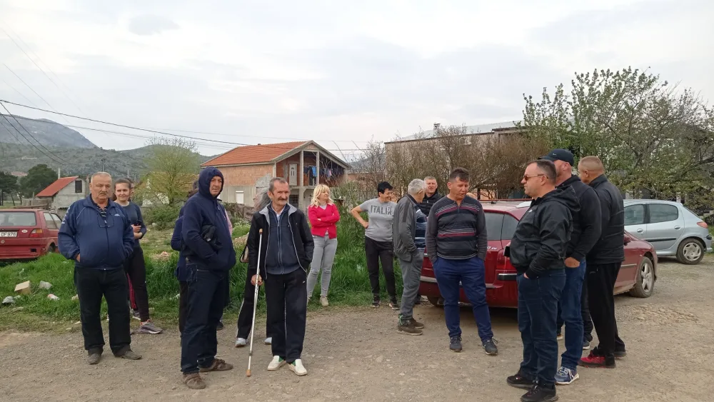 (ВИДЕО) Становници Парк шуме Загорич неће дозволити да им се куће продају на лицитацији: Тужилаштво да испита повраћај земље