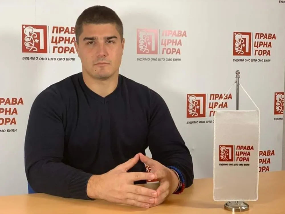 Милош Спајић
