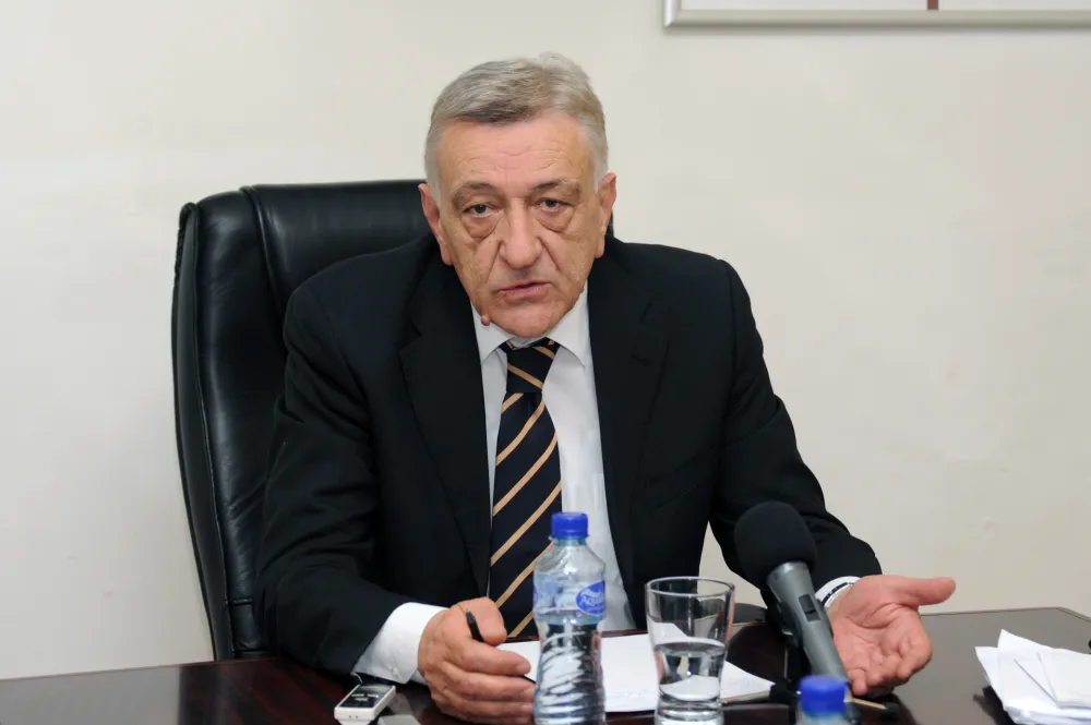 Данило Поповић