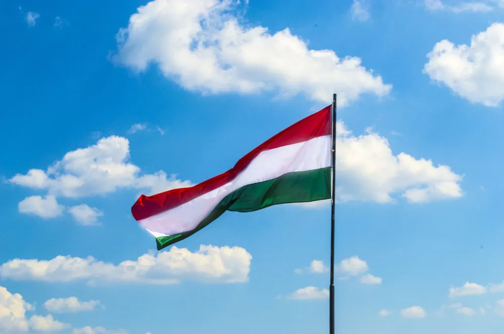 Мађари бјеже у друге земље