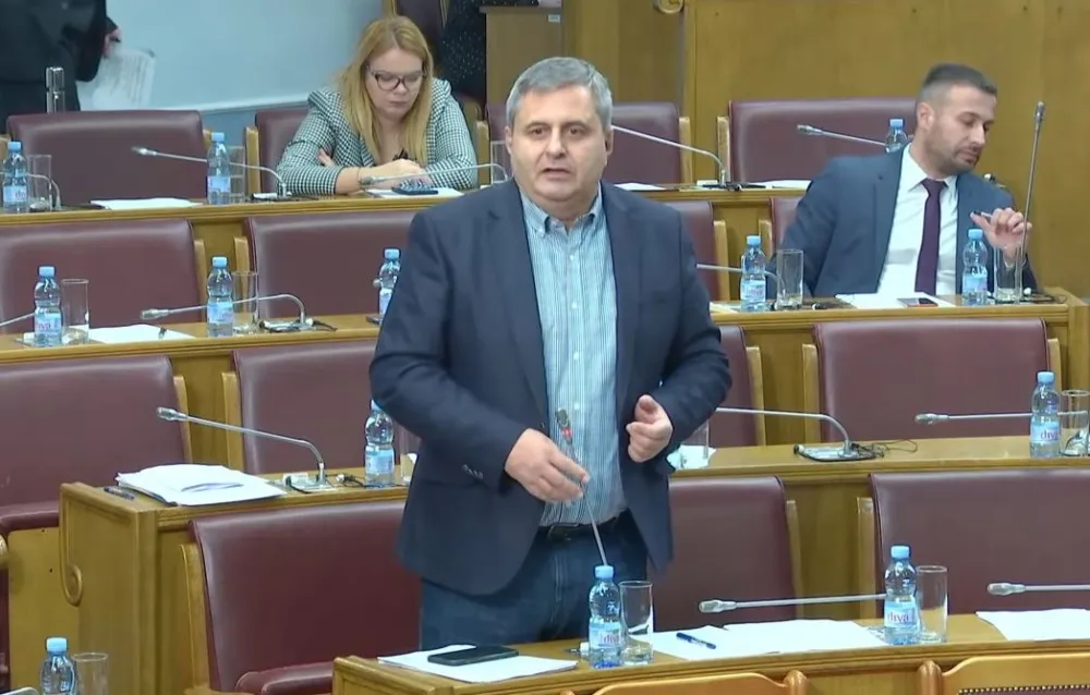 Славен Радуновић