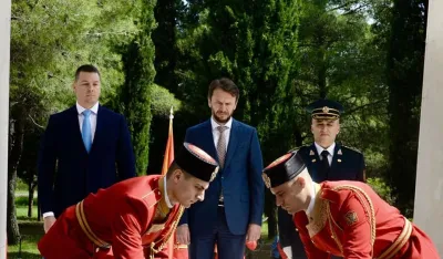 полагање вијенаца