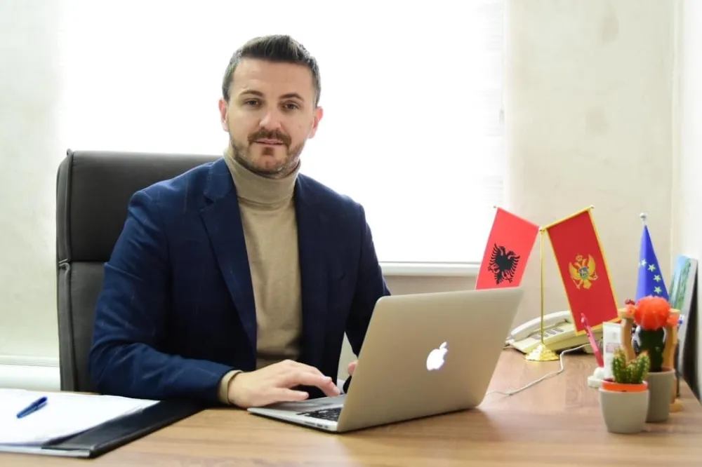 Министар јавне управе Мараш Дукај потврдио за &bdquo;Дан&ldquo;: Студија о самосталности Зете враћена на допуну