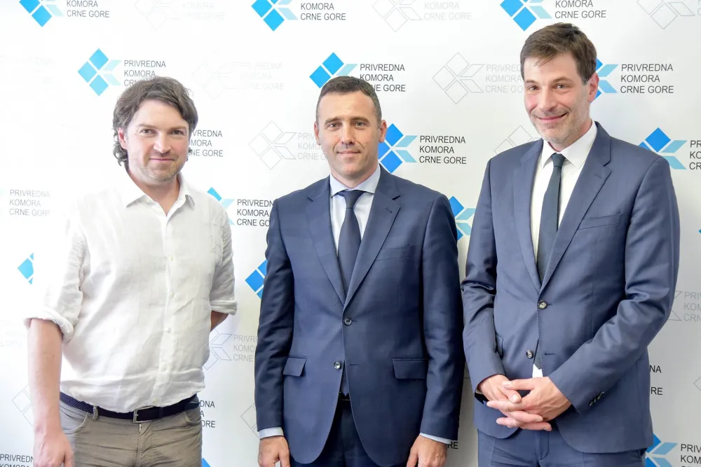 Амбасадор Луксембурга&nbsp;Филип Донкел и представник компаније Artec3D са Павлом Радовановићем