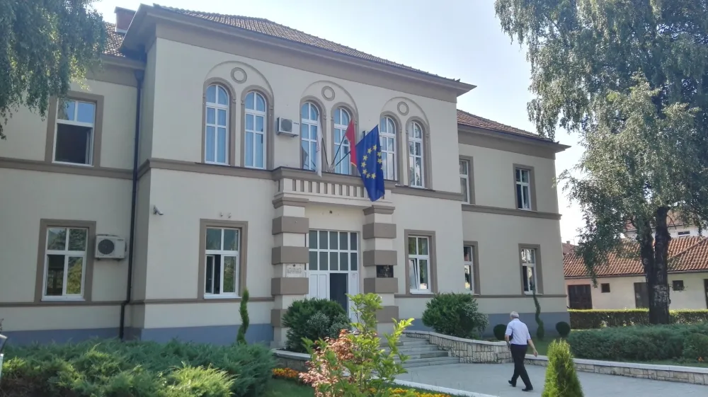 Зграда Општине Барене
