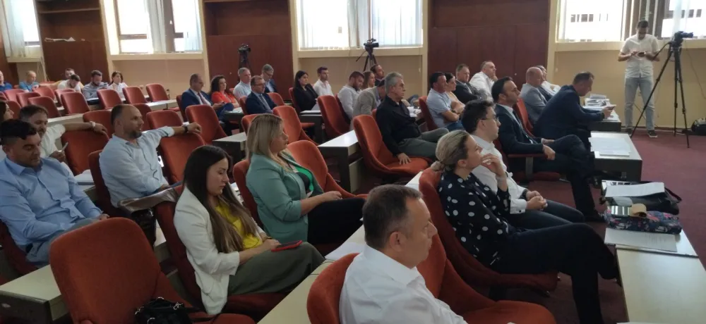 Абазовић апеловао: Не правити циркус од институција локалне управе
