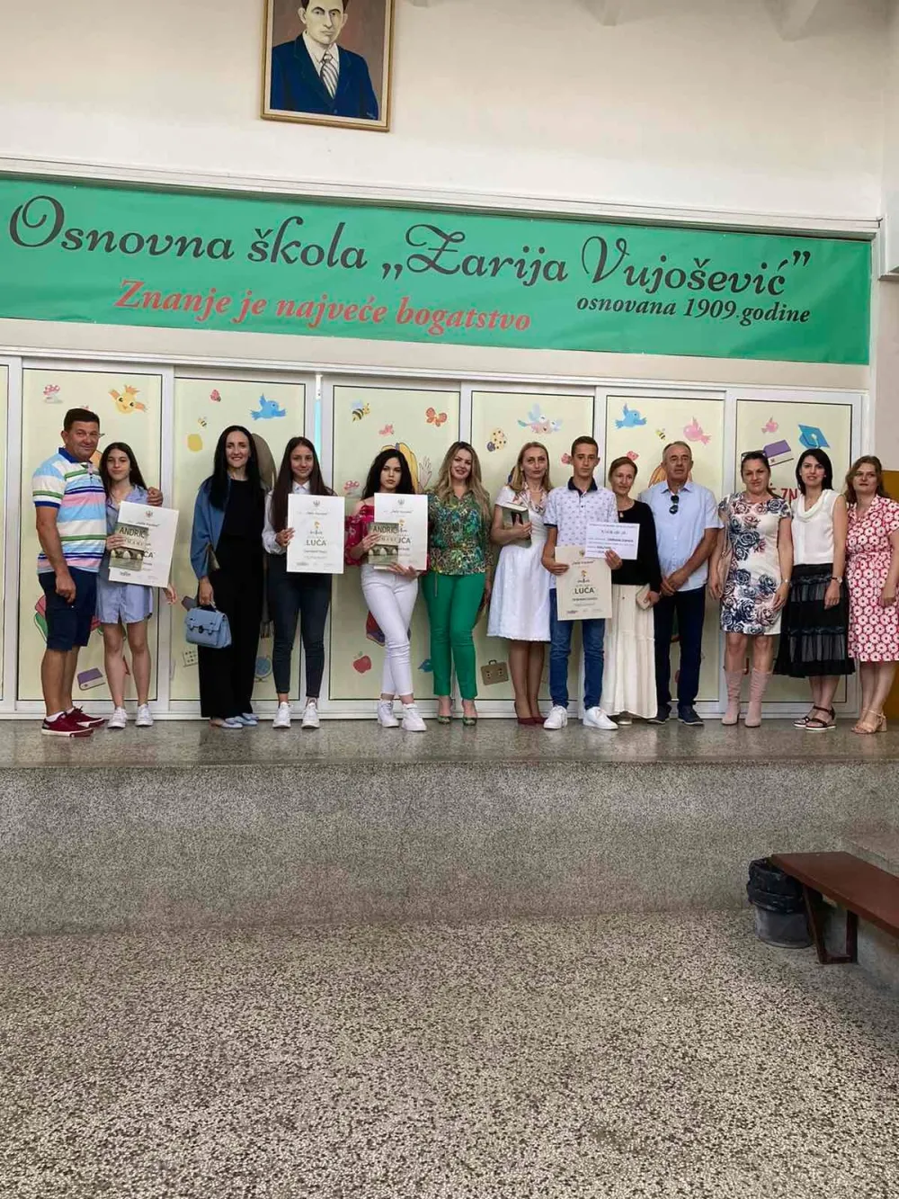ОШ "Зарија Вујошевић" наградила најбоље ђаке: Засијале четири Луче