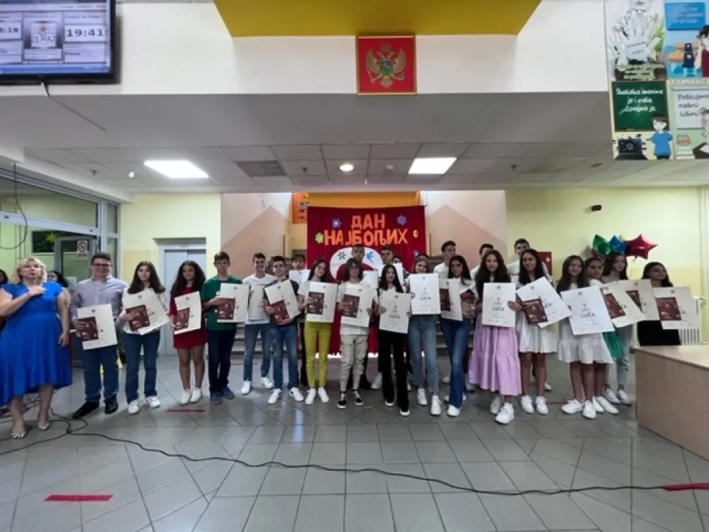ОШ "21. мај" испратила полуматуранте: Лучоноше води жеља за напретком