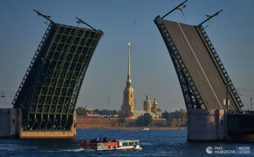 Дворски мост, Санкт Петербург