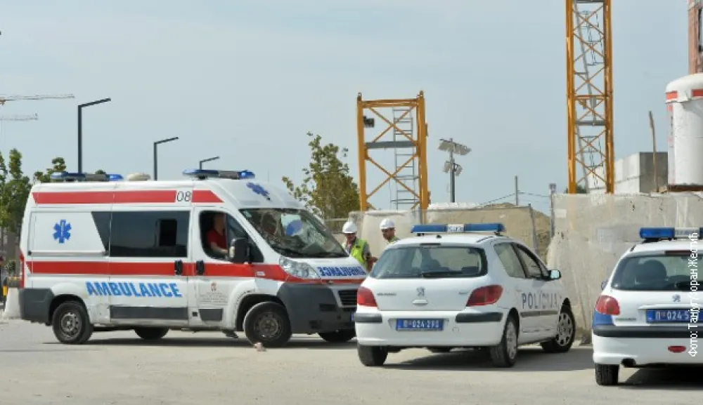 Хитна помоћ и полиција на месту несреће<br>