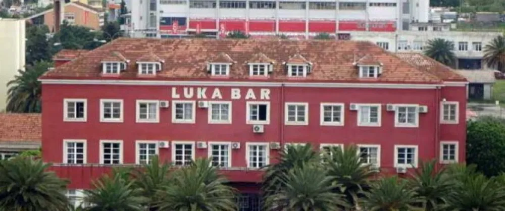 Luka Bar, upravna zgrada