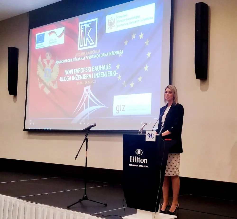 Ana Novaković Đurović