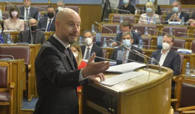 Skupstina gradjana Becic sa Vladimirom Bilcikom, Vladimir Bilcik