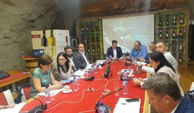 foto: skup&scaron;tina akcionara