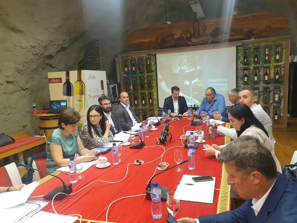 foto: skup&scaron;tina akcionara