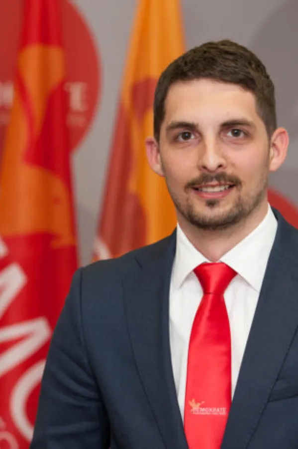 Момчило Лековић 