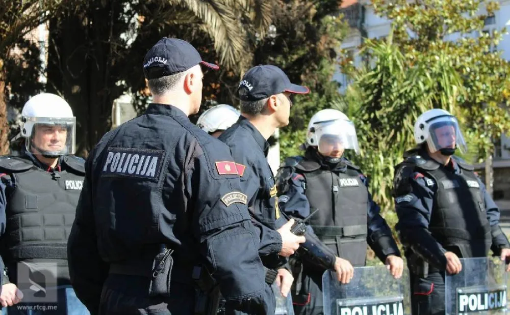Rmandić i Pejović za "Dan": Država zaboravila na čast i dostojanstvo policije