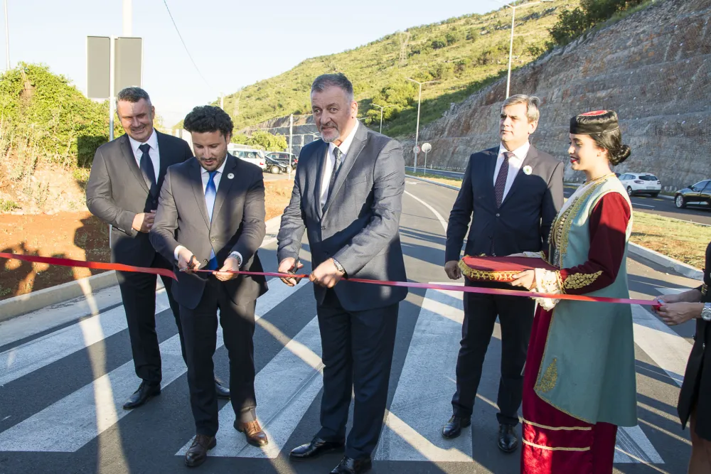 Premijer i predsjednik Op&scaron;tine Danilovgrad presjekli vrpcu: Otvoren bulevar Podgorica - Danilovgrad