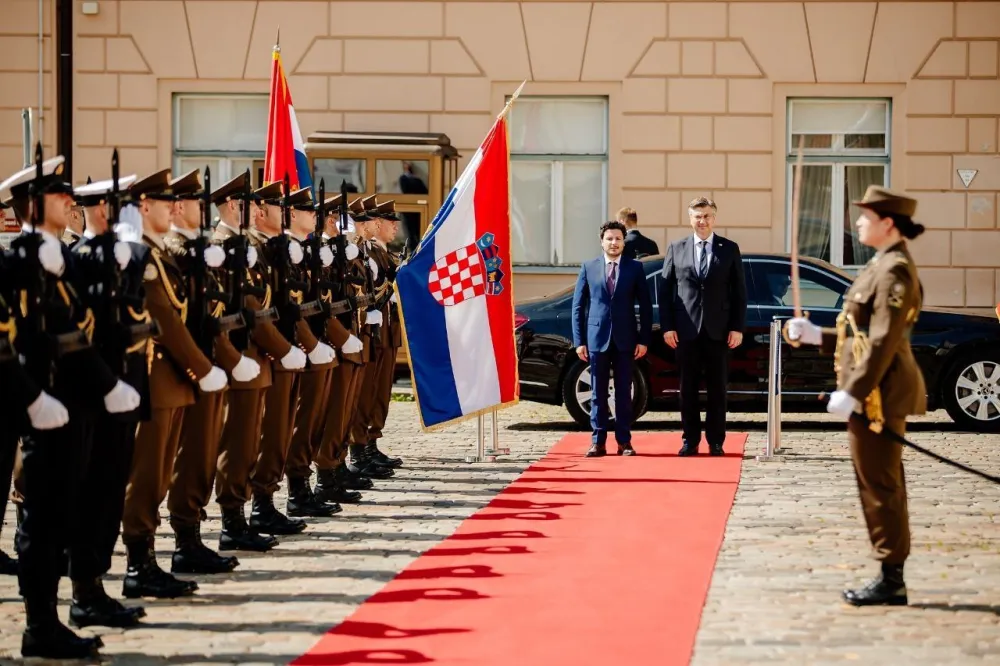 Dritan dočekan uz počasti