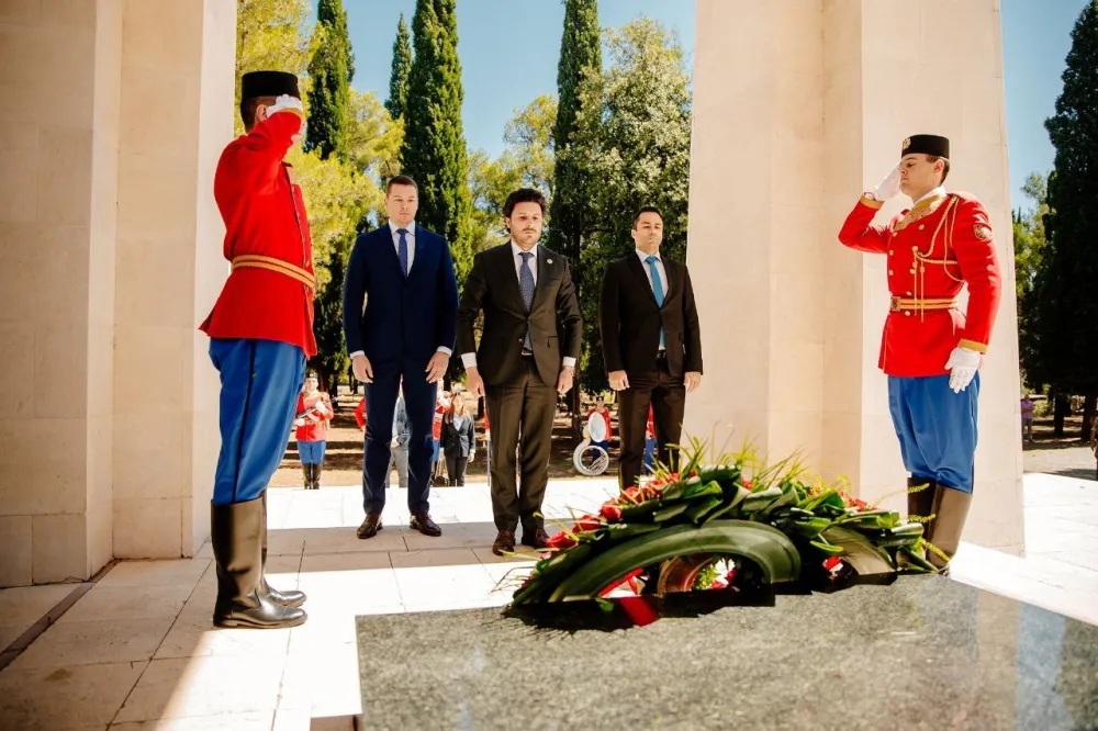 Abazović odao počast palim borcima