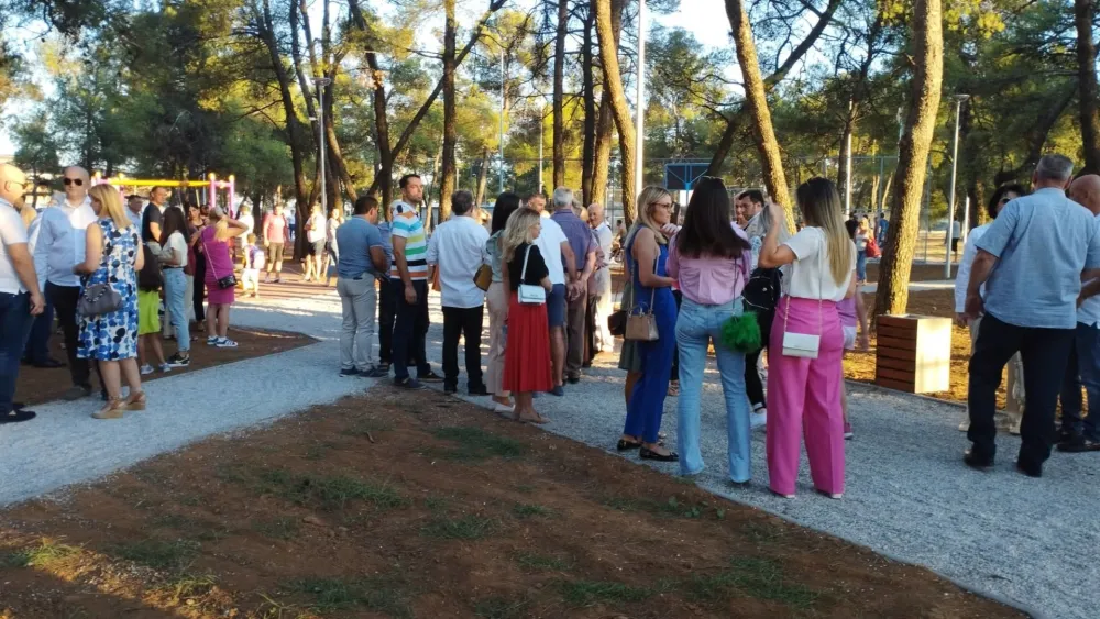 Спортско-рекреативна зона 13. јул добила терене за тенис