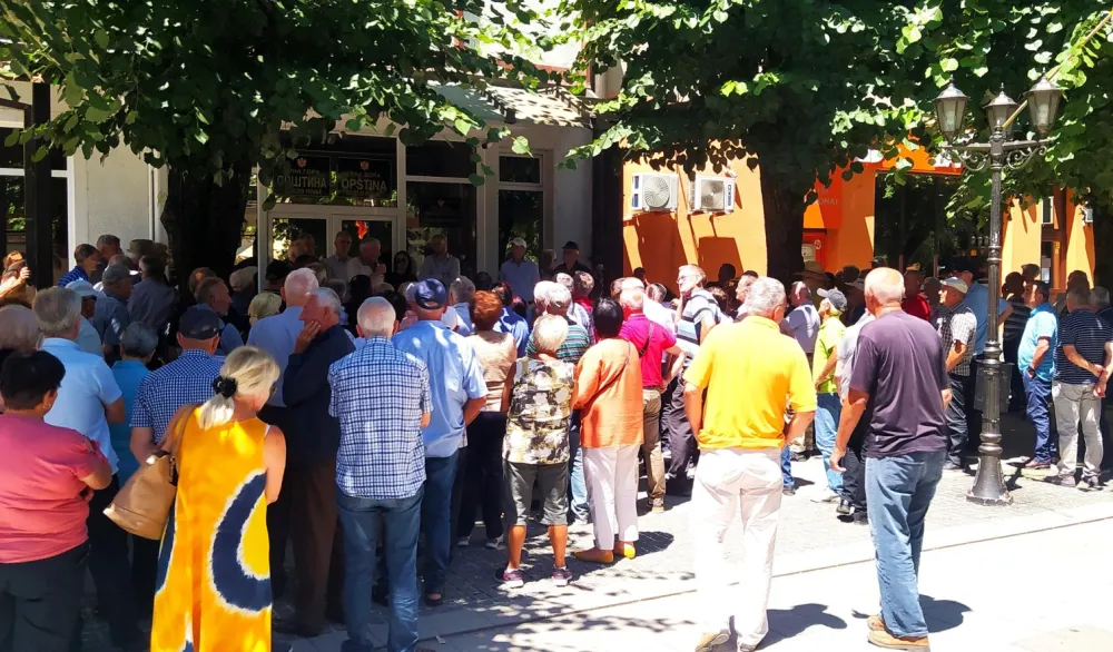 protest penzionera