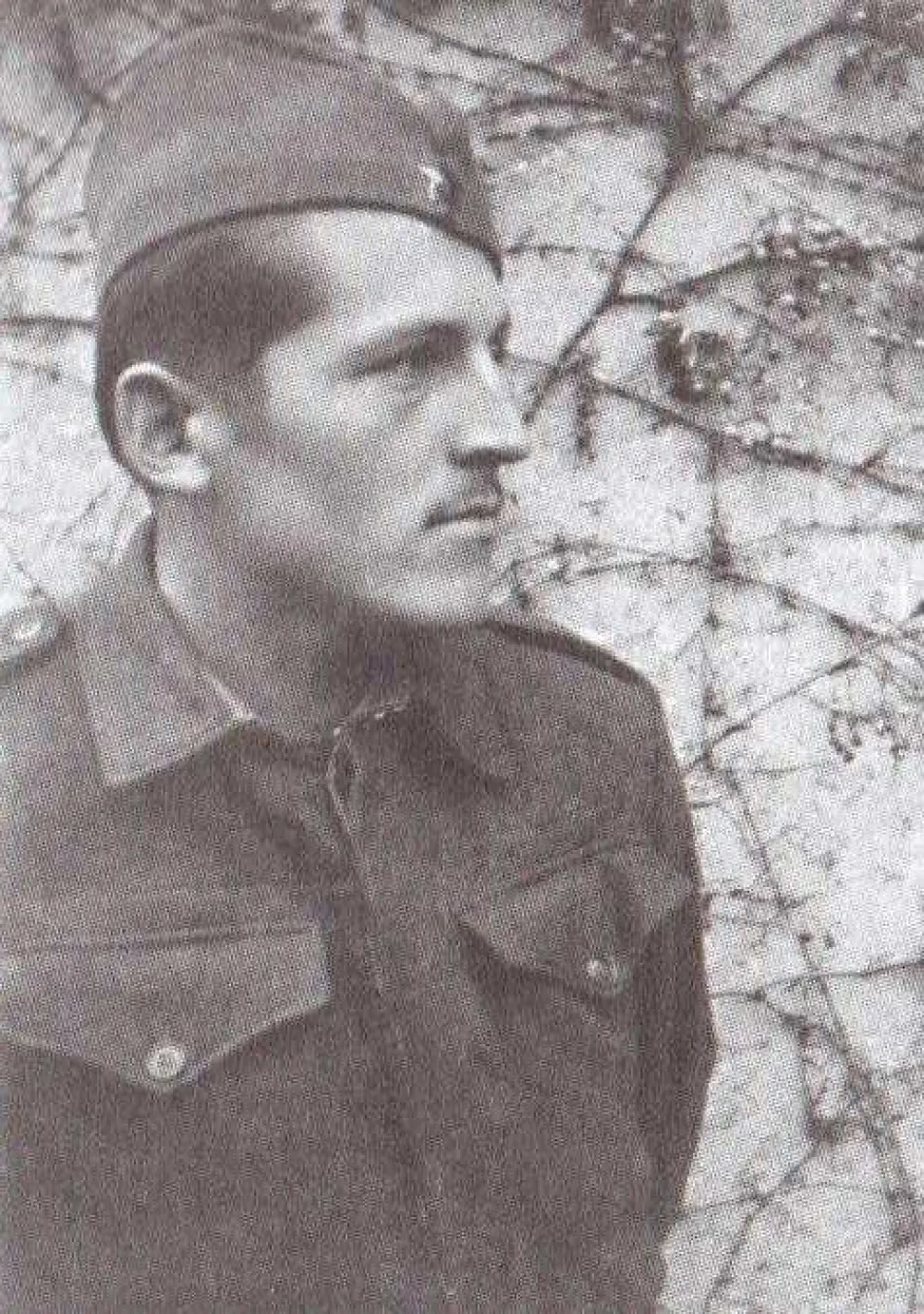Ћосић у партизанима, 1944. г (ФОТО: ИЗ КЊИГЕ "ВРЕМЕ ПИСЦА" РАДОВАНА ПОПОВИЋА)