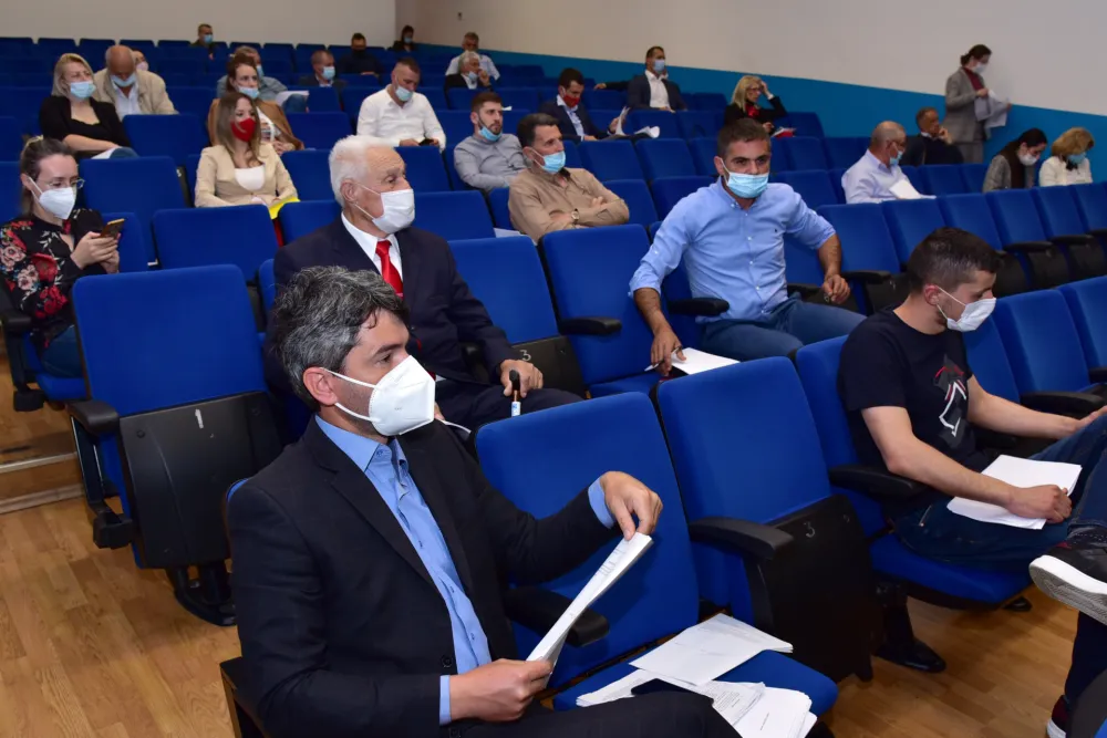 Opoziciјa &bdquo;za&rdquo; deklaraciјu o za&scaron;titi interesa Zete, DPS vidi manjkavosti