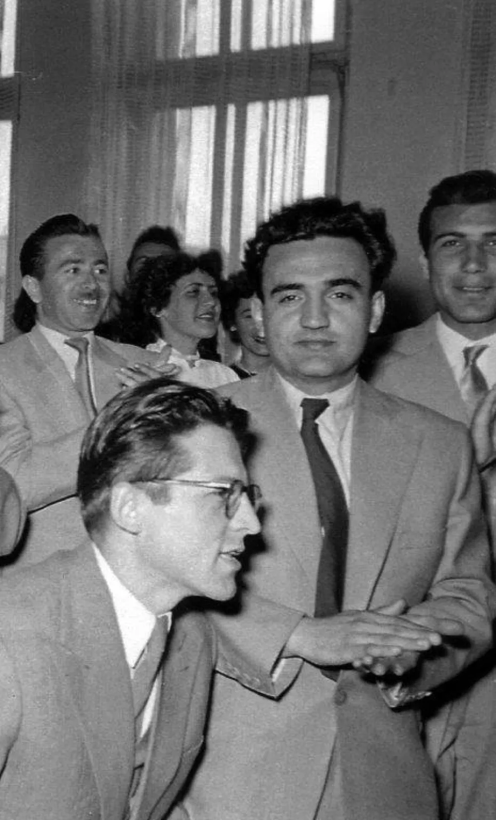 Кумови и пријатељи, Антоније Исаковић и Добрица Ћосић, 1953. г (ФОТО: ВИКИПЕДИЈА)