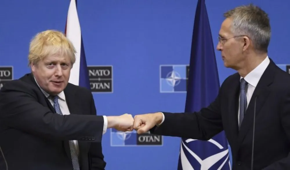 Boris Džonson i Jens Stoltenberg