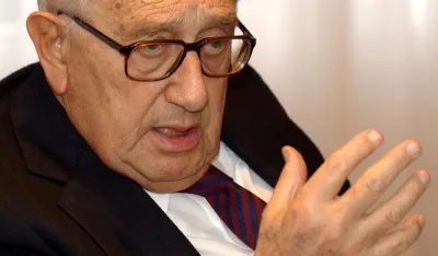 Mesto: Brisel<br>Datum: 04.11.2005<br>Dogadjaj: POLITIKA - bivssi americcki drzzavni sekretar Henri Kisindzer na konferenciji za novinare u Briselu<br>Licnosti: Henry Kissinger