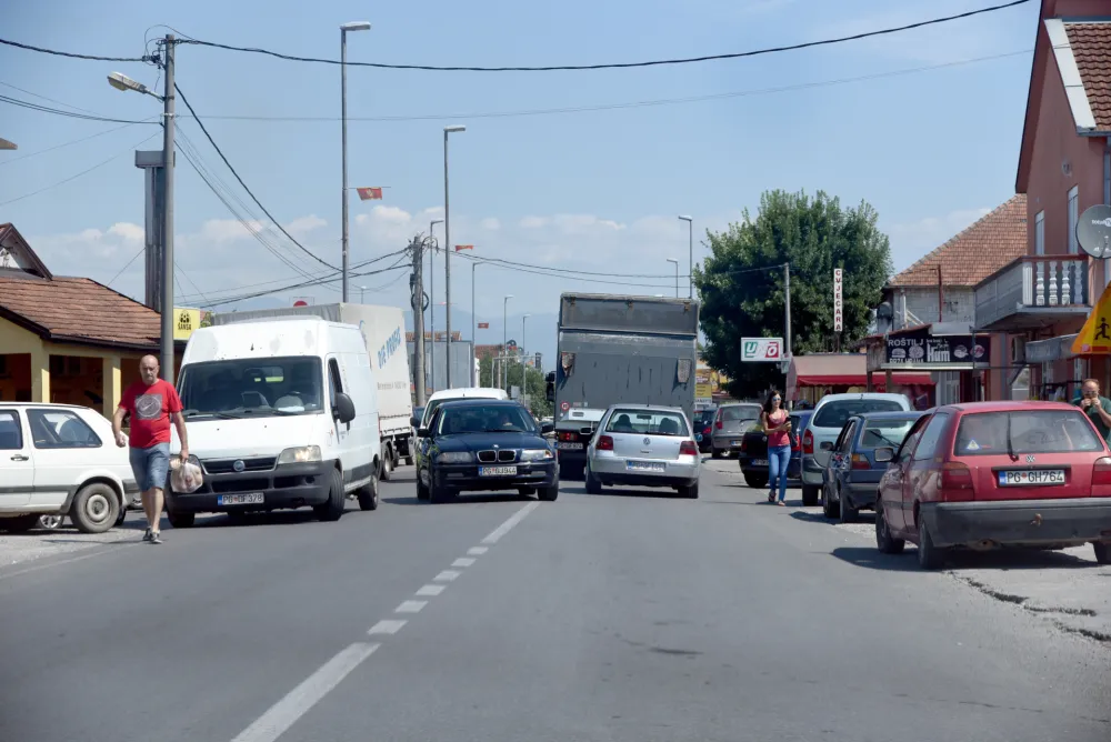 Непрописно паркирана возила 