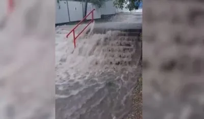 (VIDEO) Nevrijeme pogodilo Novi Sad i Beograd: Popucale cijevi, automobili plivali po ulicama