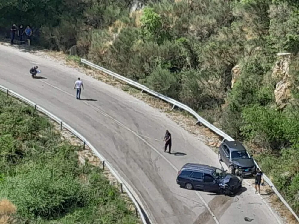U saobraćajnoj nezgodi u Kotobilju tri osobe lak&scaron;e povrijeđene