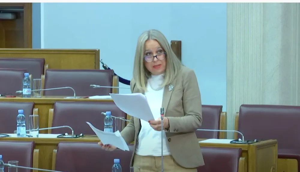 Jelu&scaron;ić o izjavi Jokovića: Notorna diskriminacija osoba koje nisu roditelji
