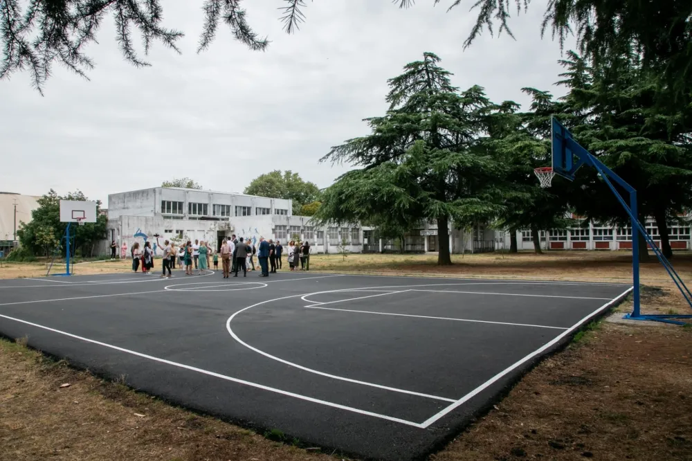 Glavni grad pomaže uređenje &scaron;kolskih dvori&scaron;ta