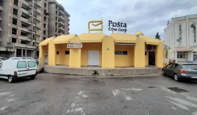 ​(VIDEO) Zbog lo&scaron;e izvedenih radova protočio krov Po&scaron;te u centru Bara