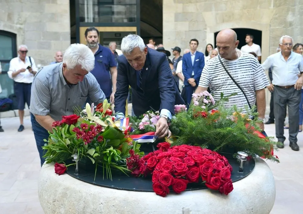 Полагање вијенаца на некадашњи бунар у "Кампо Мамула" 