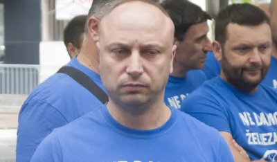 radnici zeljezare ispred vlade