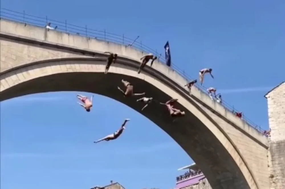 Skok sa Starog mosta u Mostaru